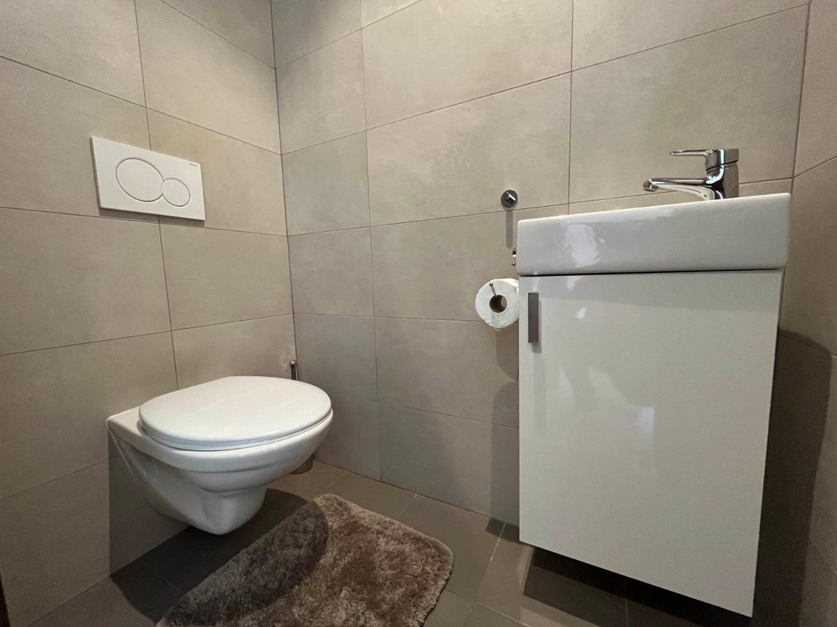 Elegant Escape Apartment I - City Centre Bratislava Ngoại thất bức ảnh