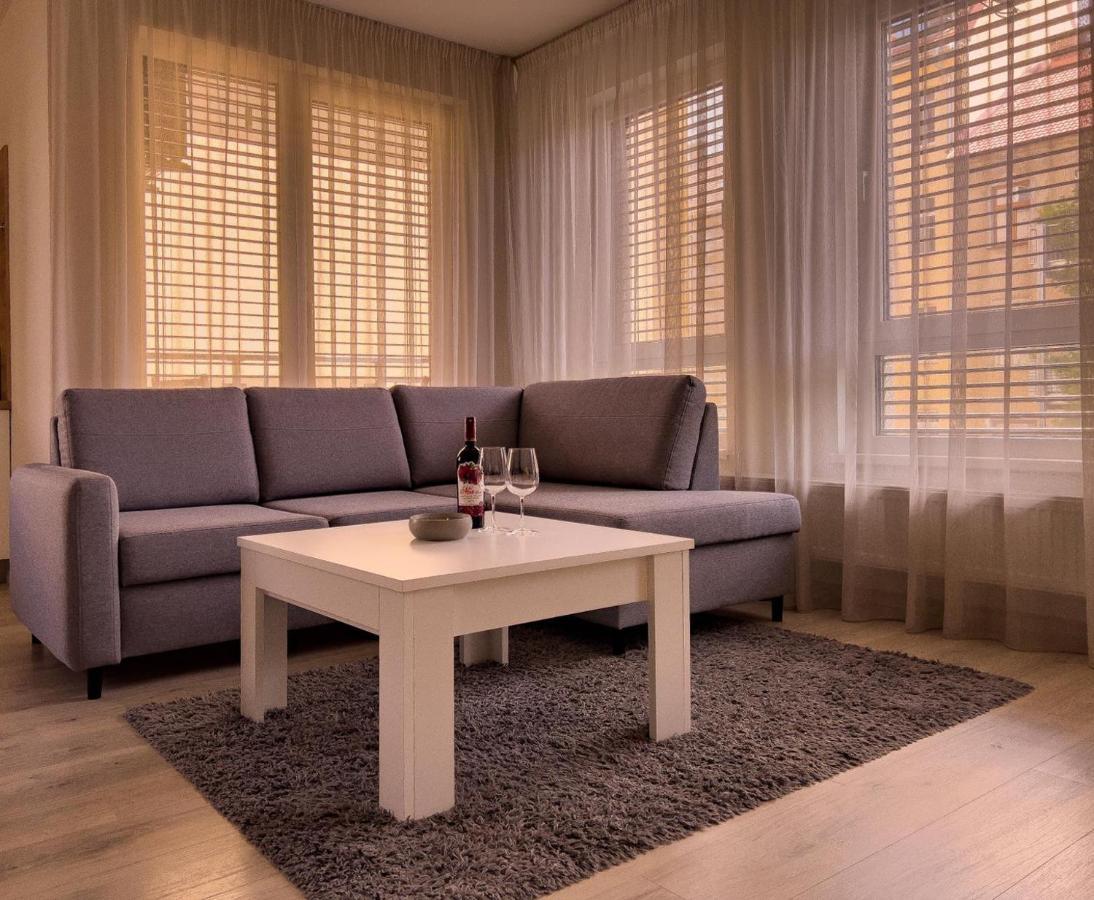 Elegant Escape Apartment I - City Centre Bratislava Ngoại thất bức ảnh